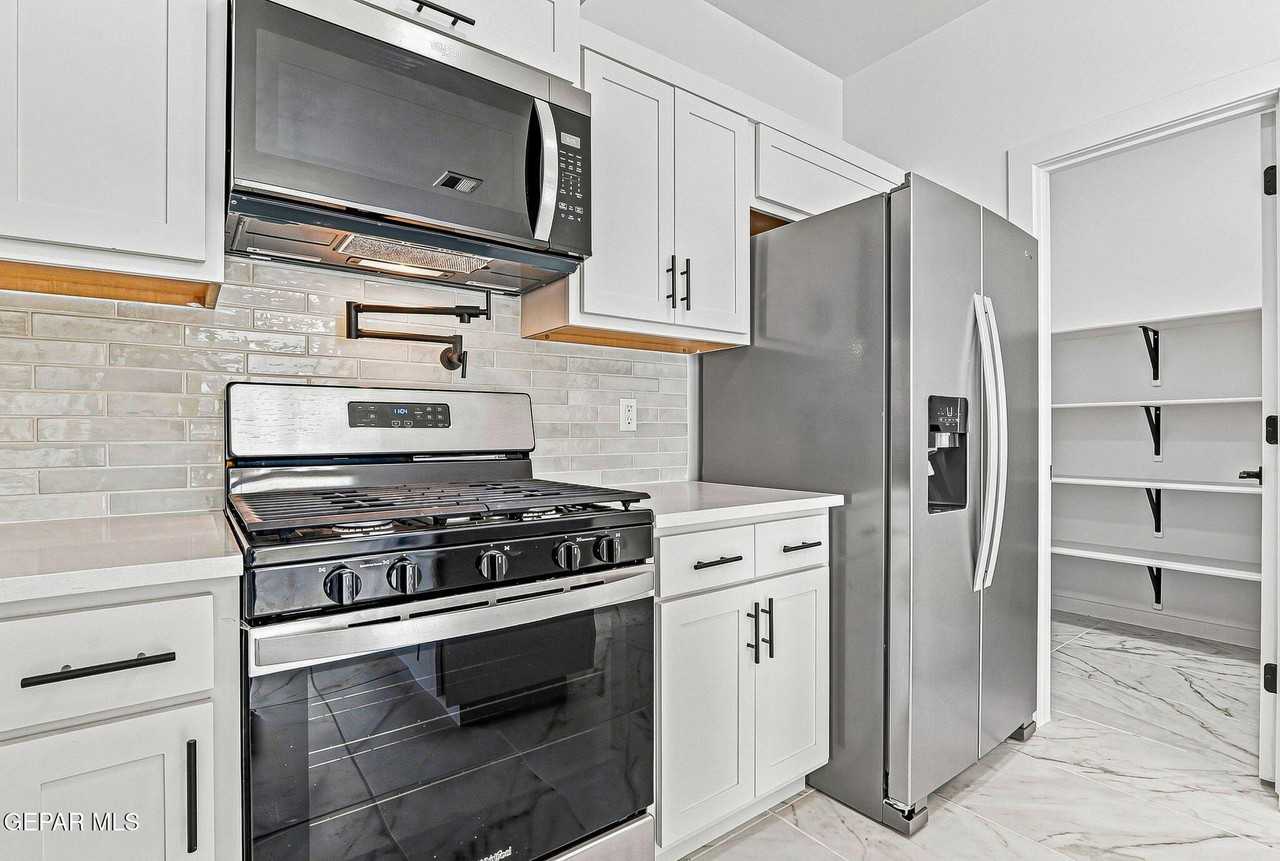 13909 Paseo Perlas Dr - Photo 7 of 46