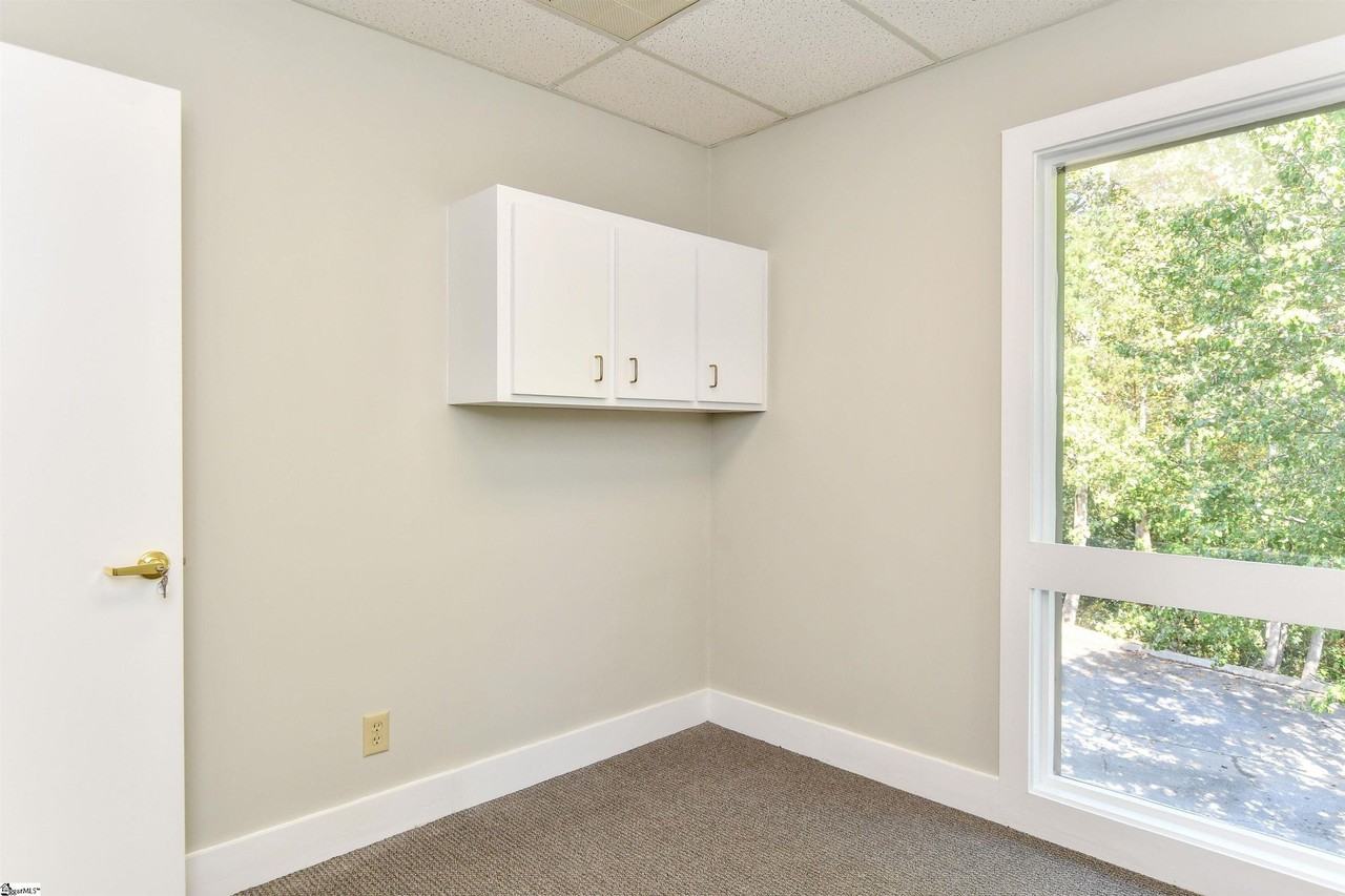 552 Memorial Drive Ext - Photo 3 of 5