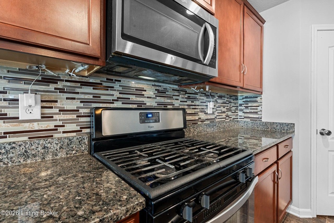 11723 Trottingham Cir - Photo 6 of 31