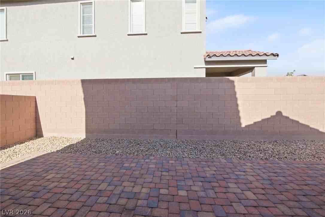 7063 Sayonara Vista St - Photo 2 of 20
