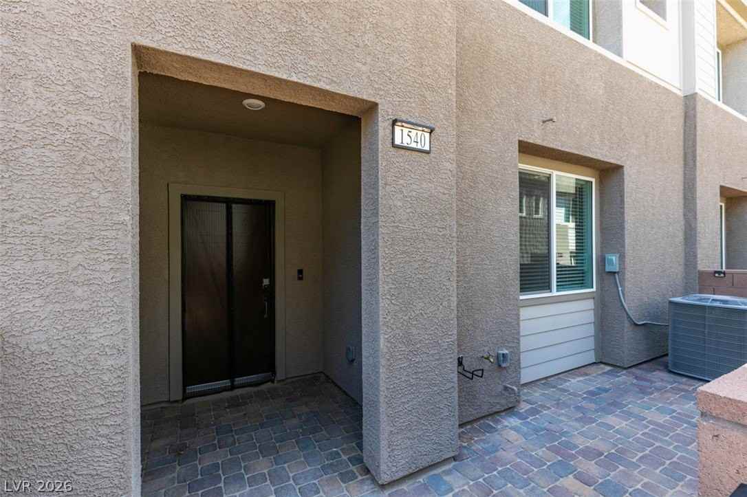 1540 Maya Crossing Ave - Photo 2 of 37