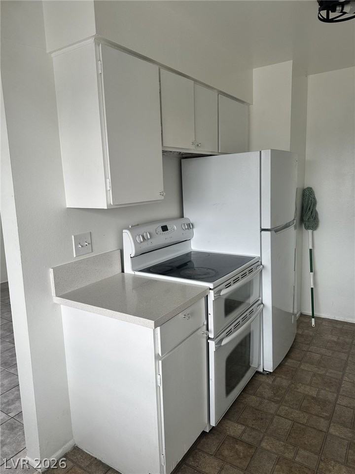 115 W New York Ave #17 - Photo 3 of 7