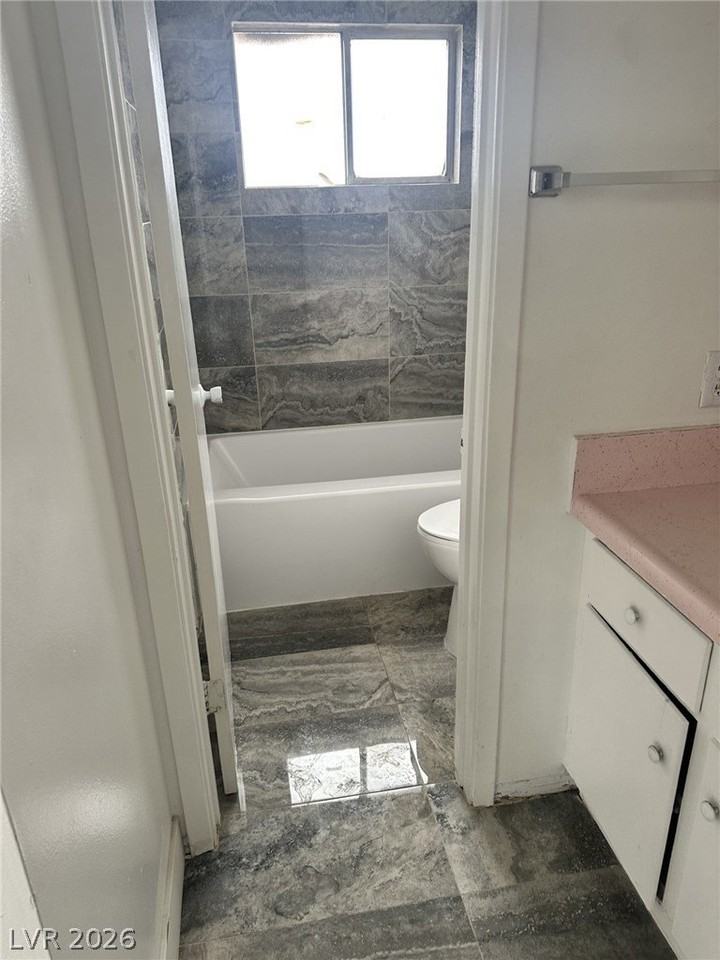 115 W New York Ave #17 - Photo 7 of 7