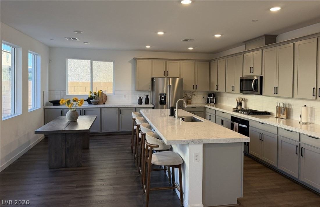 862 Camargo St - Photo 3 of 12
