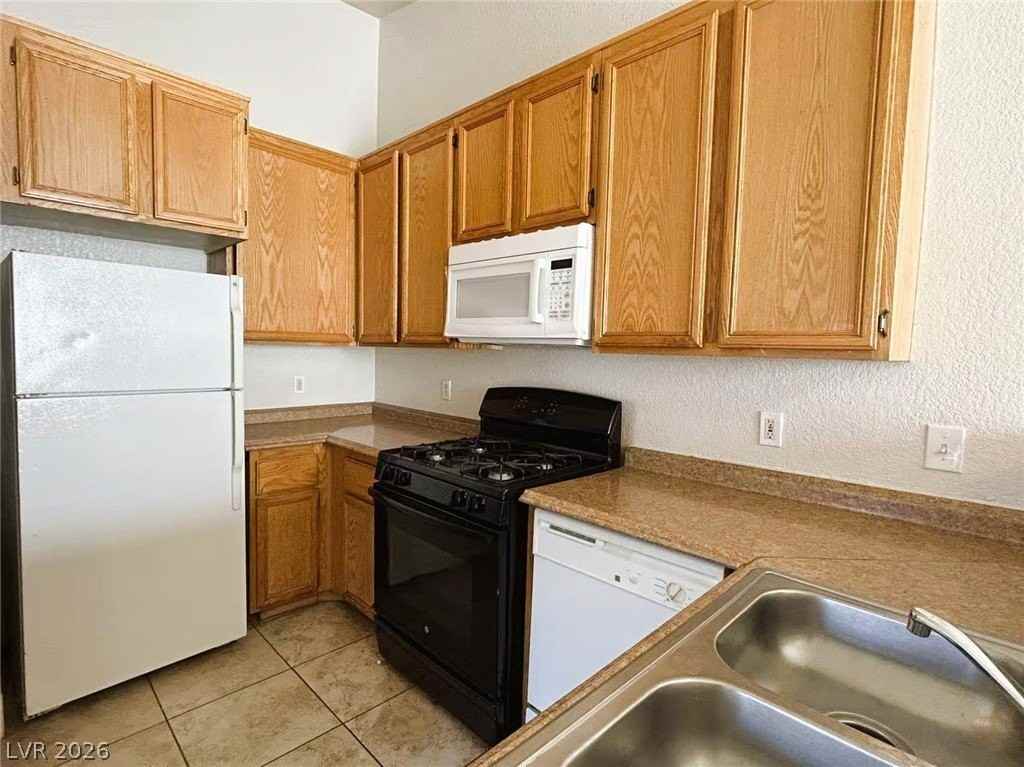 4730 E Craig Rd #2094 - Photo 4 of 20
