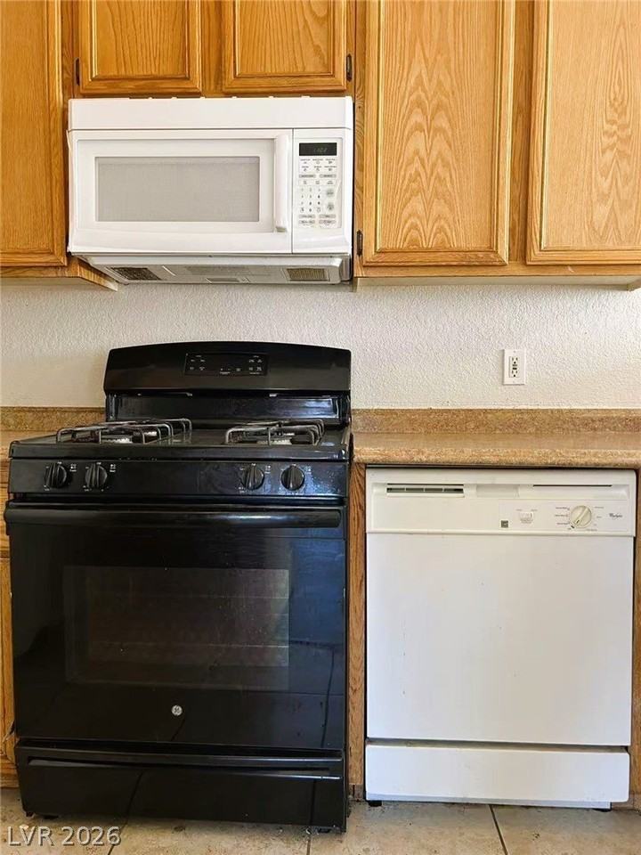 4730 E Craig Rd #2094 - Photo 5 of 20