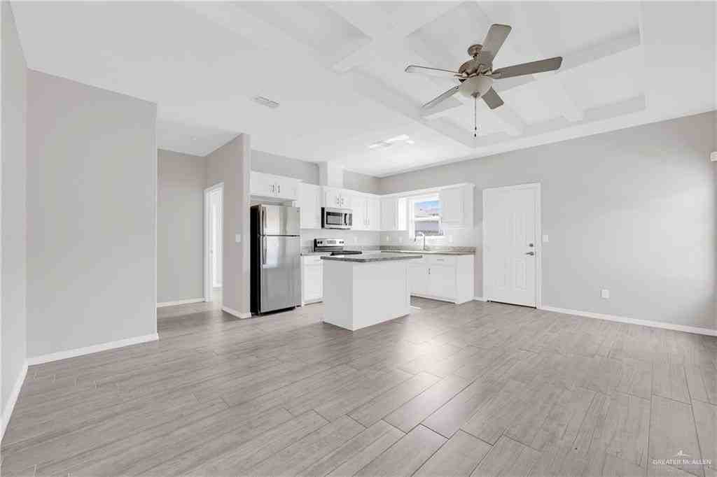5007 N Dahlia St #3 - Photo 3 of 16