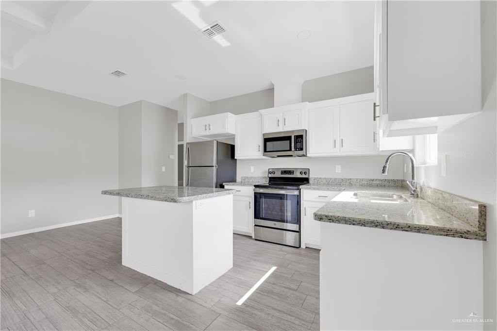 5007 N Dahlia St #3 - Photo 5 of 16