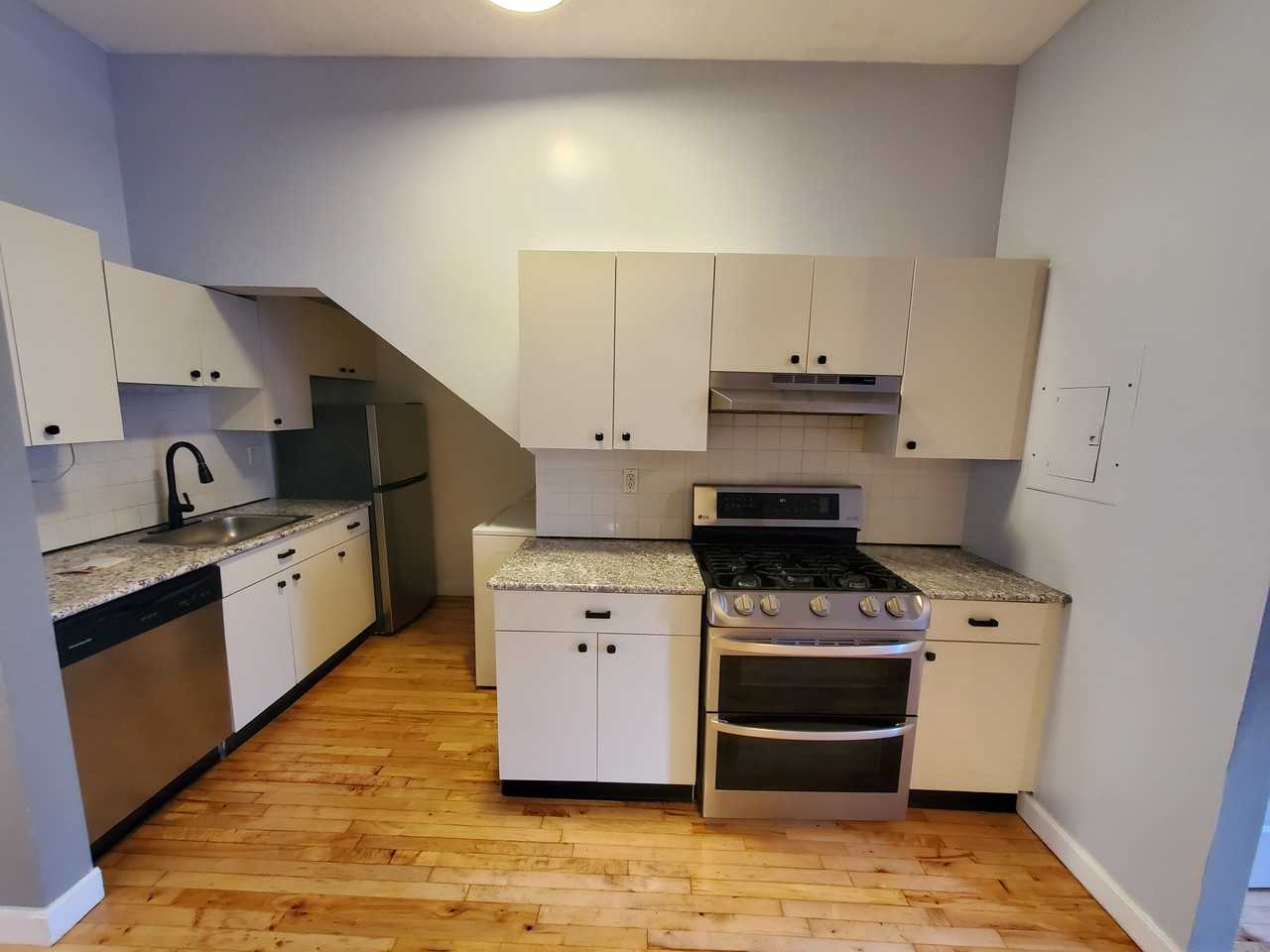 462 Massachusetts Ave #2 - Photo 6 of 36