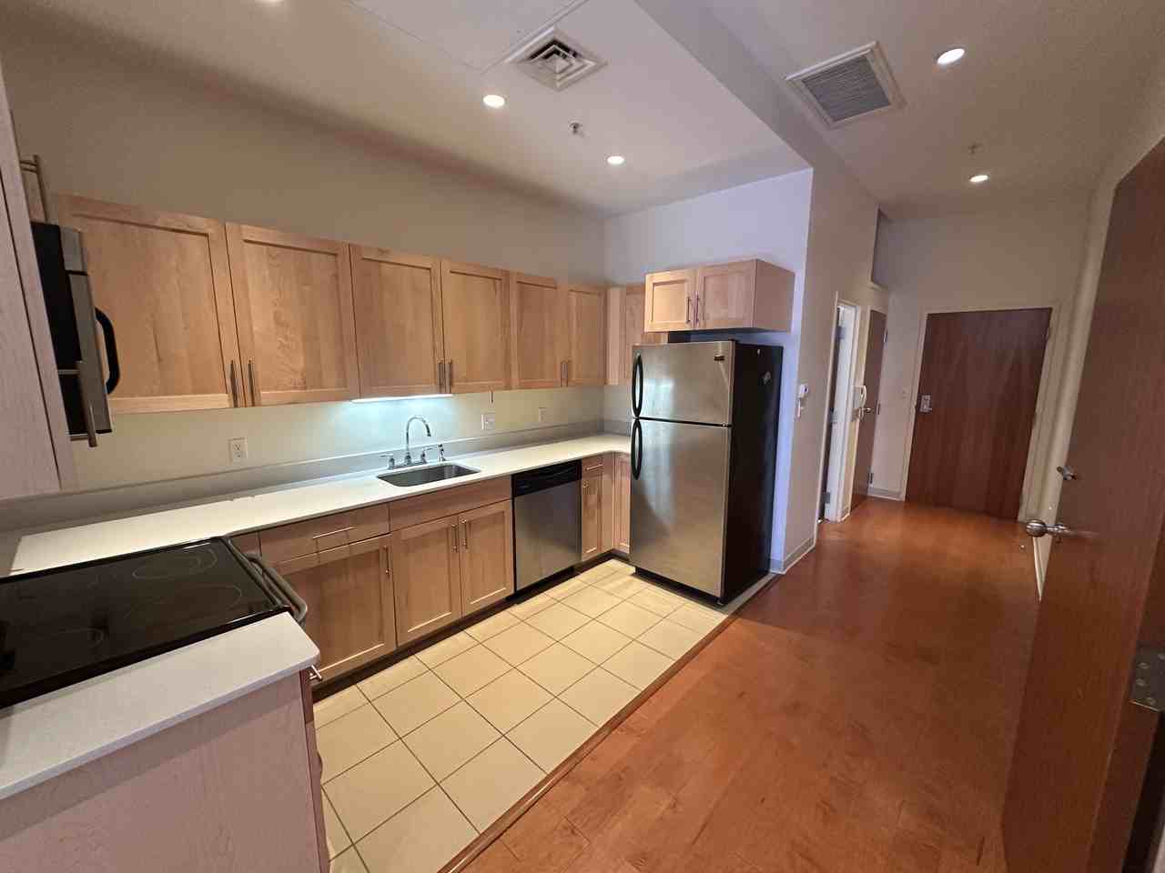 410 Washington St #403 - Photo 2 of 11