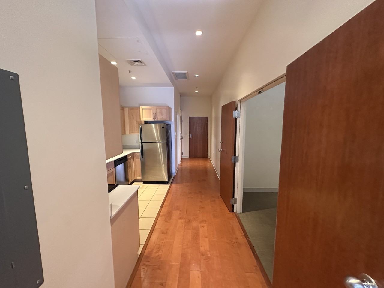 410 Washington St #403 - Photo 4 of 11