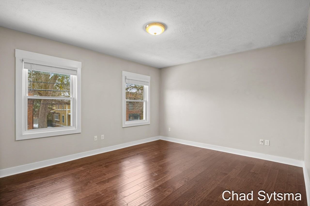 930 Wealthy St Se #C - Photo 7 of 18