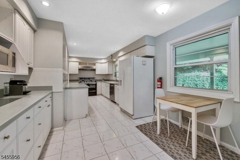31 Sheffield Rd - Photo 6 of 23