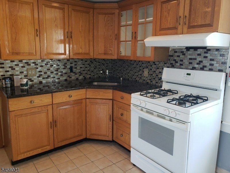 410 N 9th St #2 - Photo 3 of 18