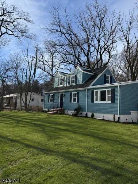 59 Pier Ln