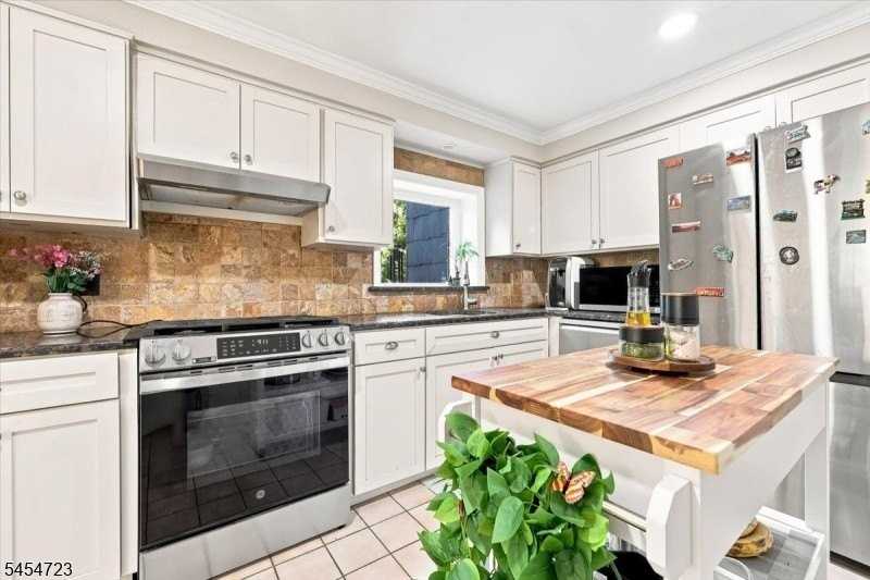 178 Walnut St - Photo 3 of 36
