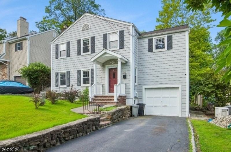 47 W Lawn Rd - Photo 3 of 41