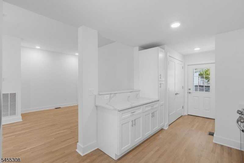 116 Valley St #1 - Photo 5 of 28