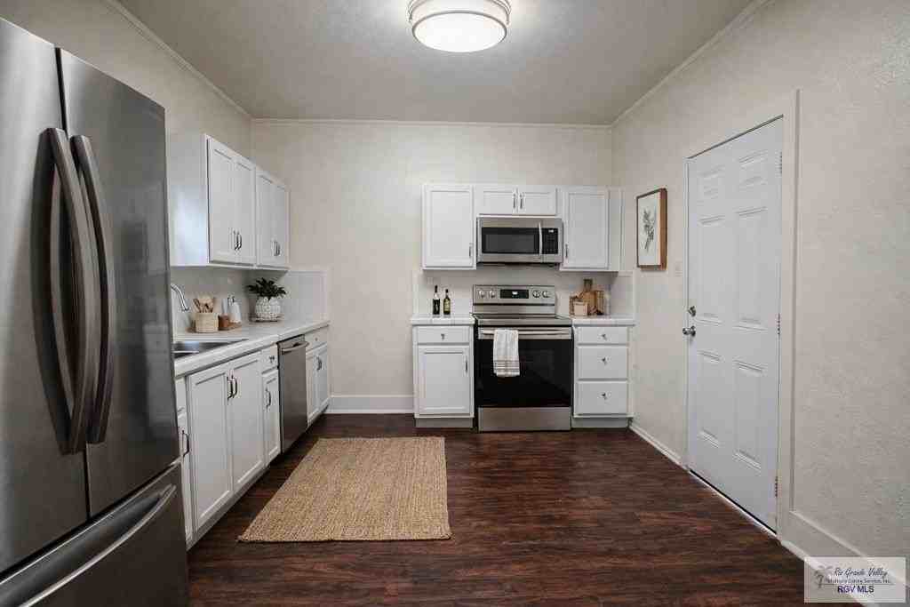 1417 E Madison St - Photo 4 of 23