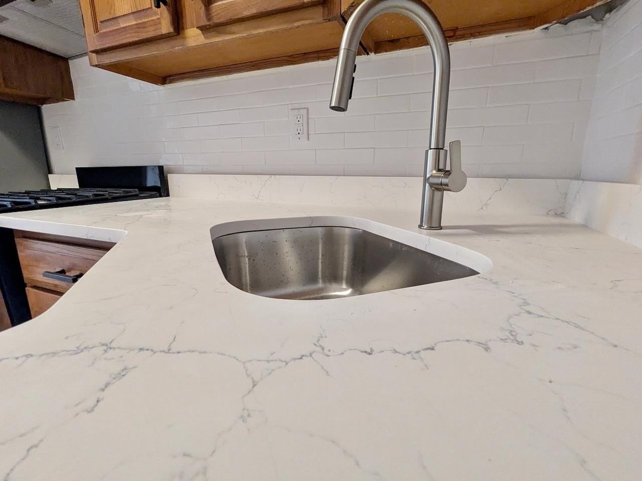 374 2nd St #3 - Photo 3 of 10