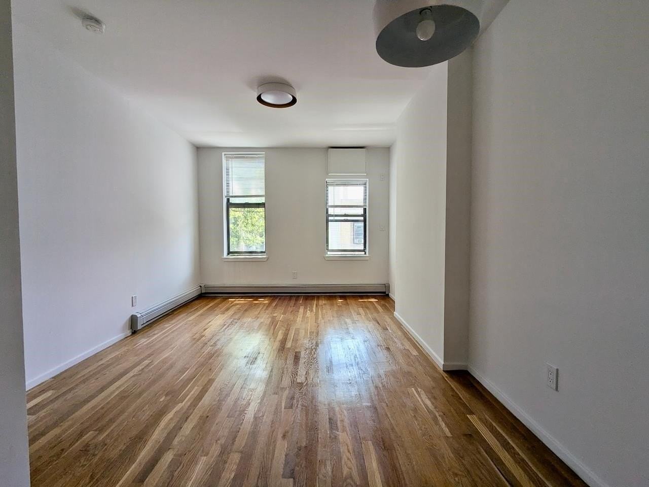 374 2nd St #3 - Photo 4 of 10