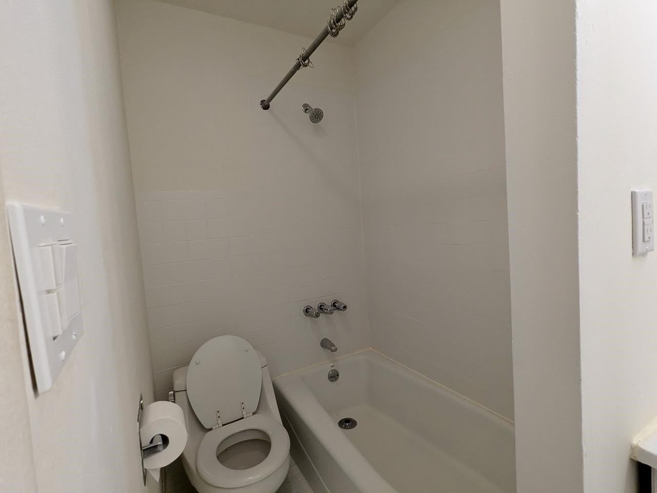 374 2nd St #3 - Photo 5 of 10