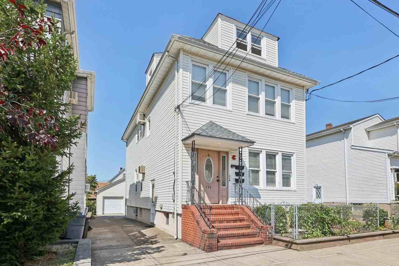 153 Banta Ave #1