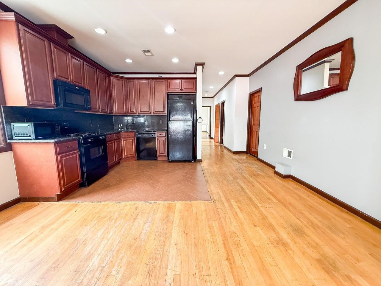 107 Oxford Ave #1 - Photo 2 of 11