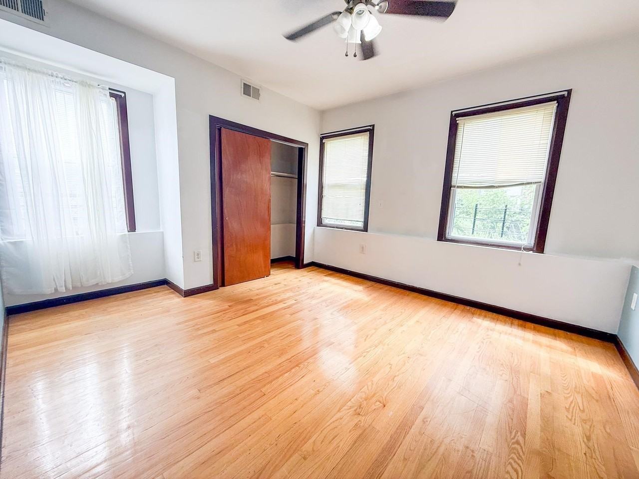 107 Oxford Ave #1 - Photo 4 of 11