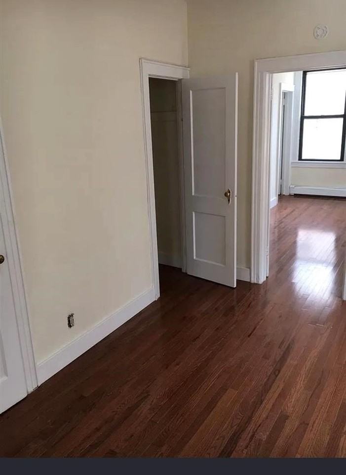 500 Grand St #2 - Photo 7 of 10