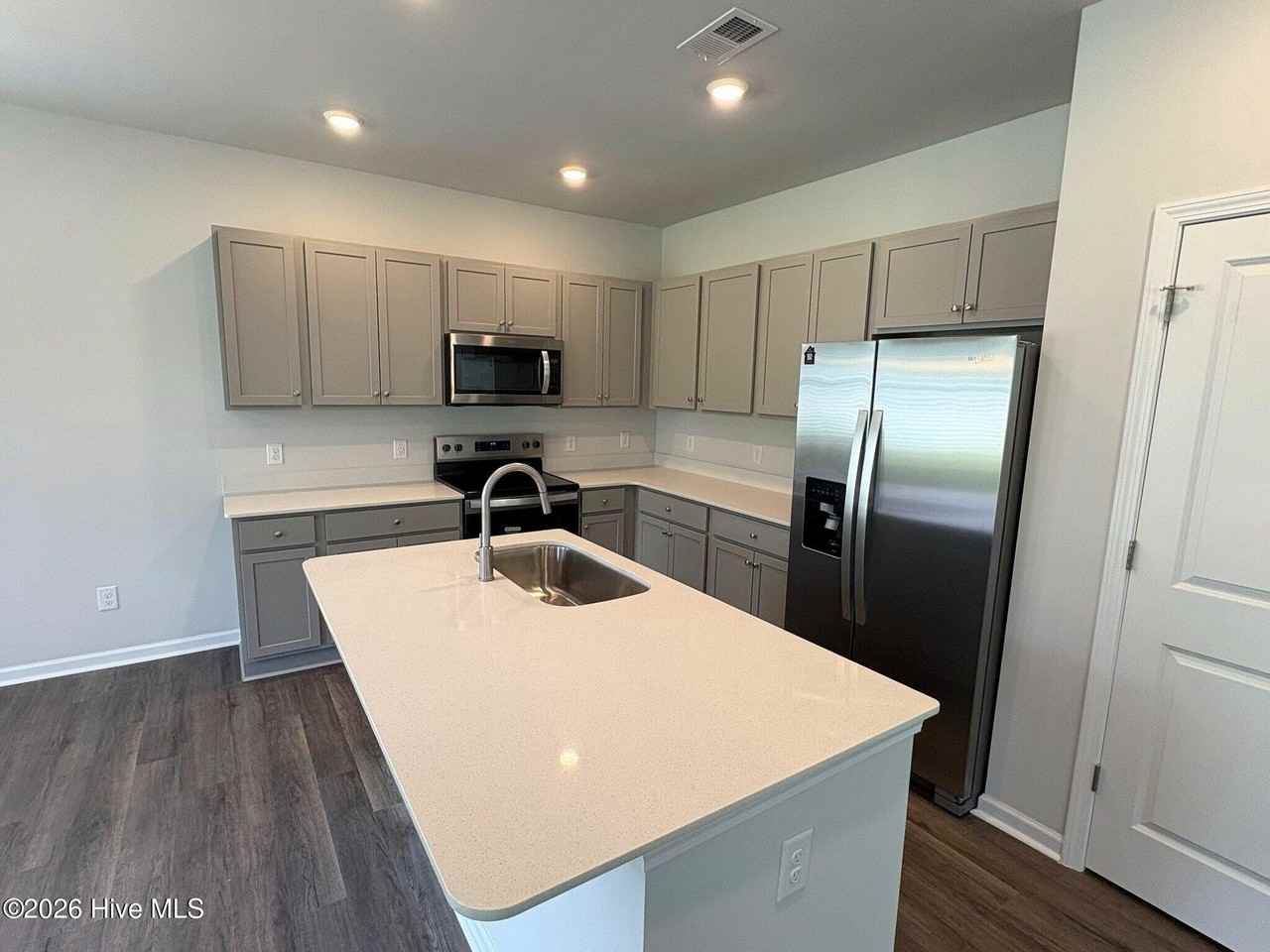 1079 Hanson Drive - Photo 2 of 21