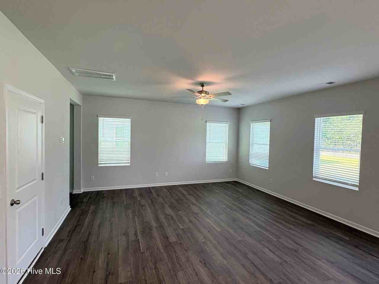 1079 Hanson Drive - Photo 4 of 21