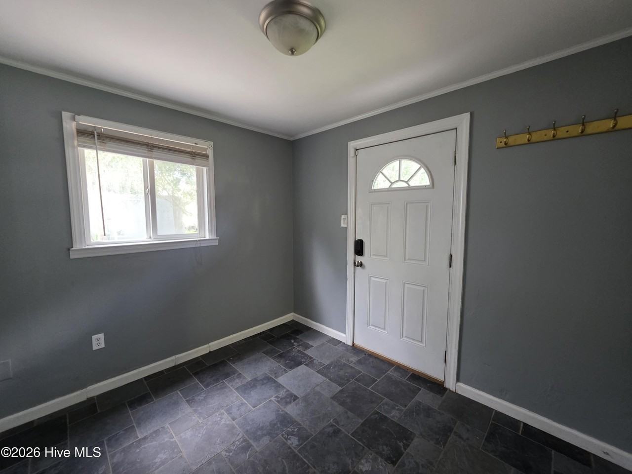 409 Jarman St - Photo 3 of 19