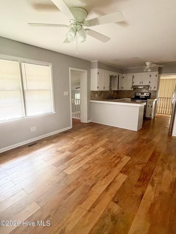 225 Diane Ct - Photo 3 of 22