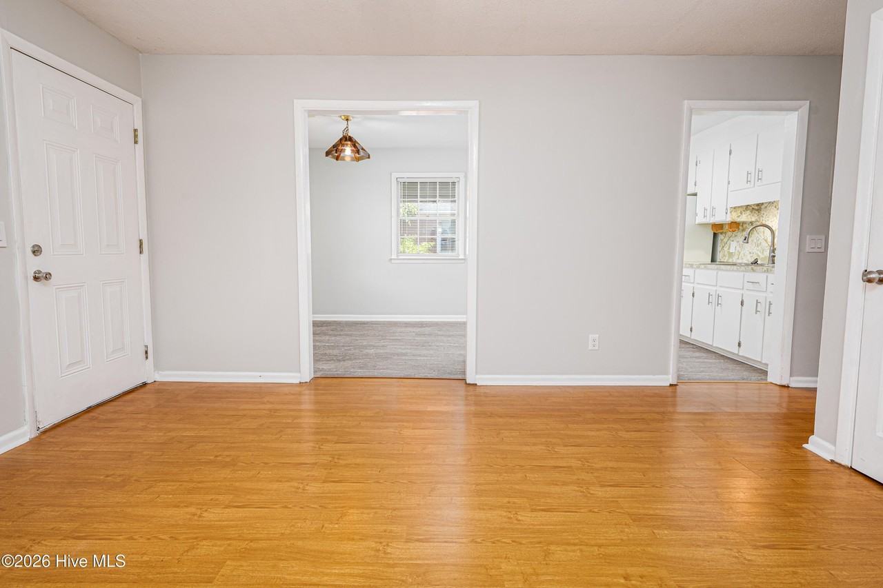 1609 Canal St - Photo 5 of 19