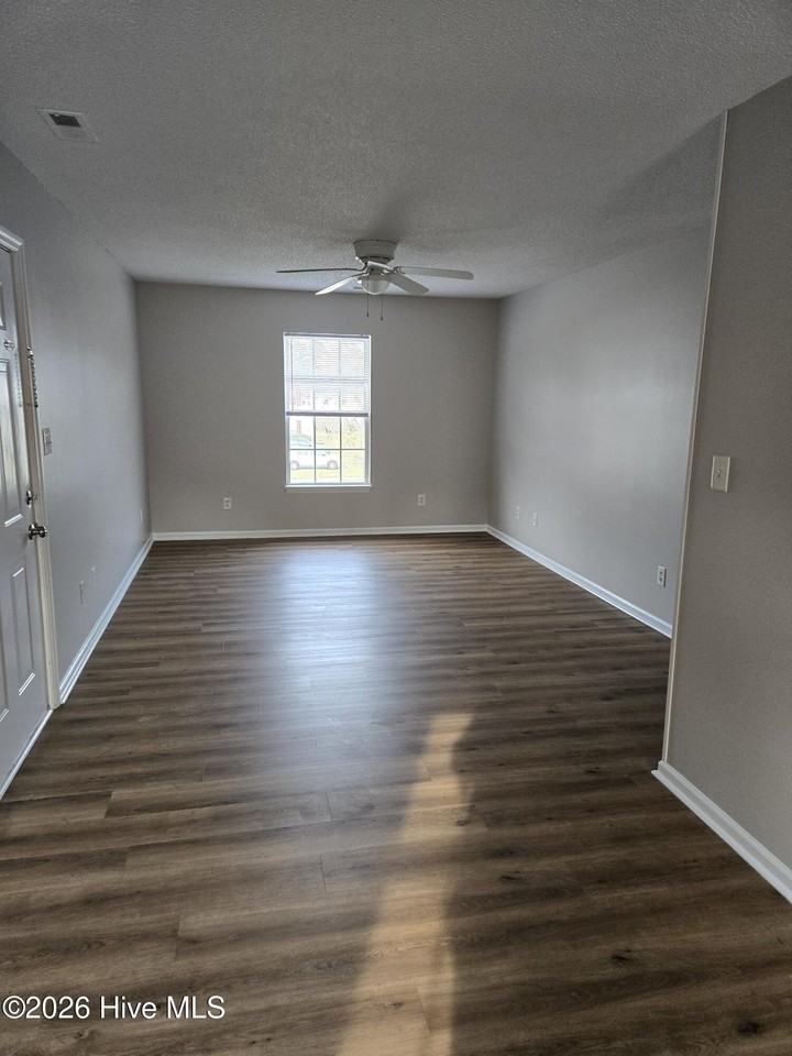 1000 Hammock Ln #3 - Photo 5 of 18