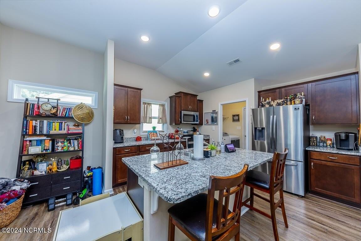 141 Grantham Pl - Photo 6 of 17