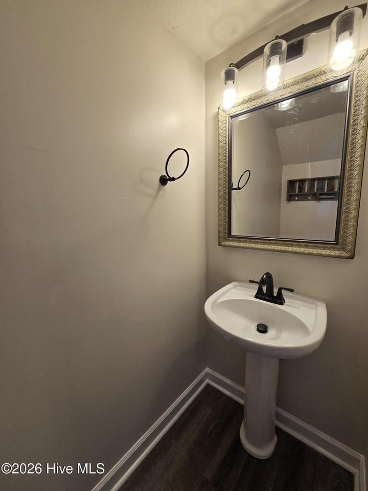 204 Streamwood Dr - Photo 6 of 17