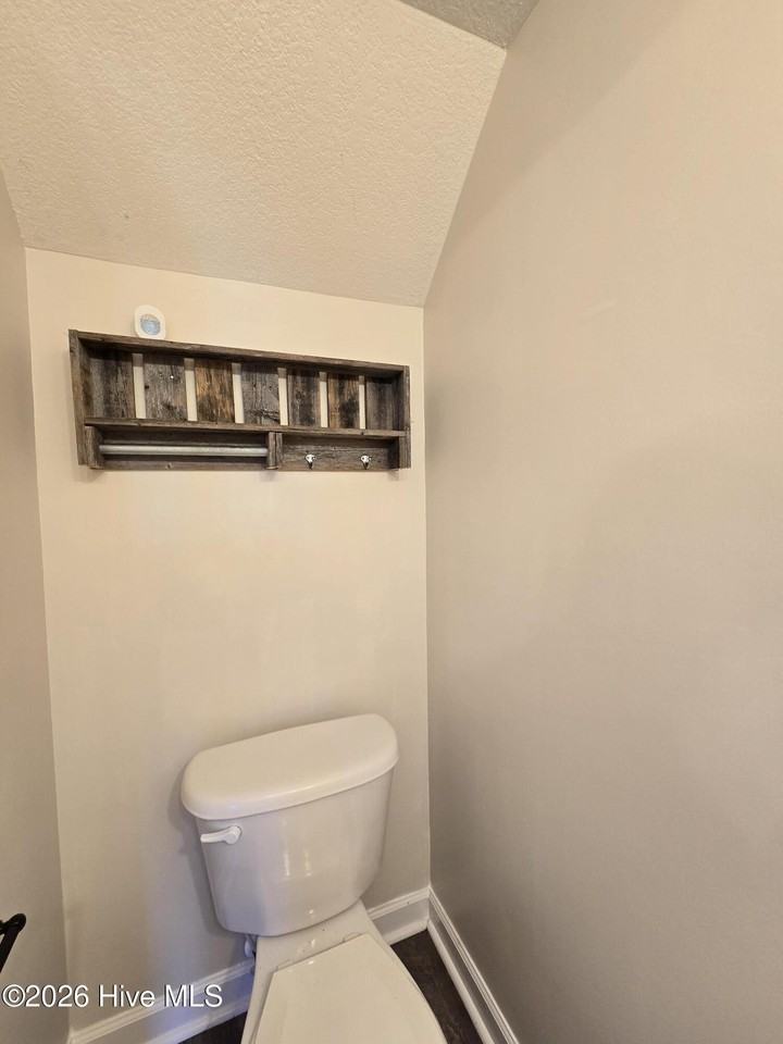 204 Streamwood Dr - Photo 7 of 17