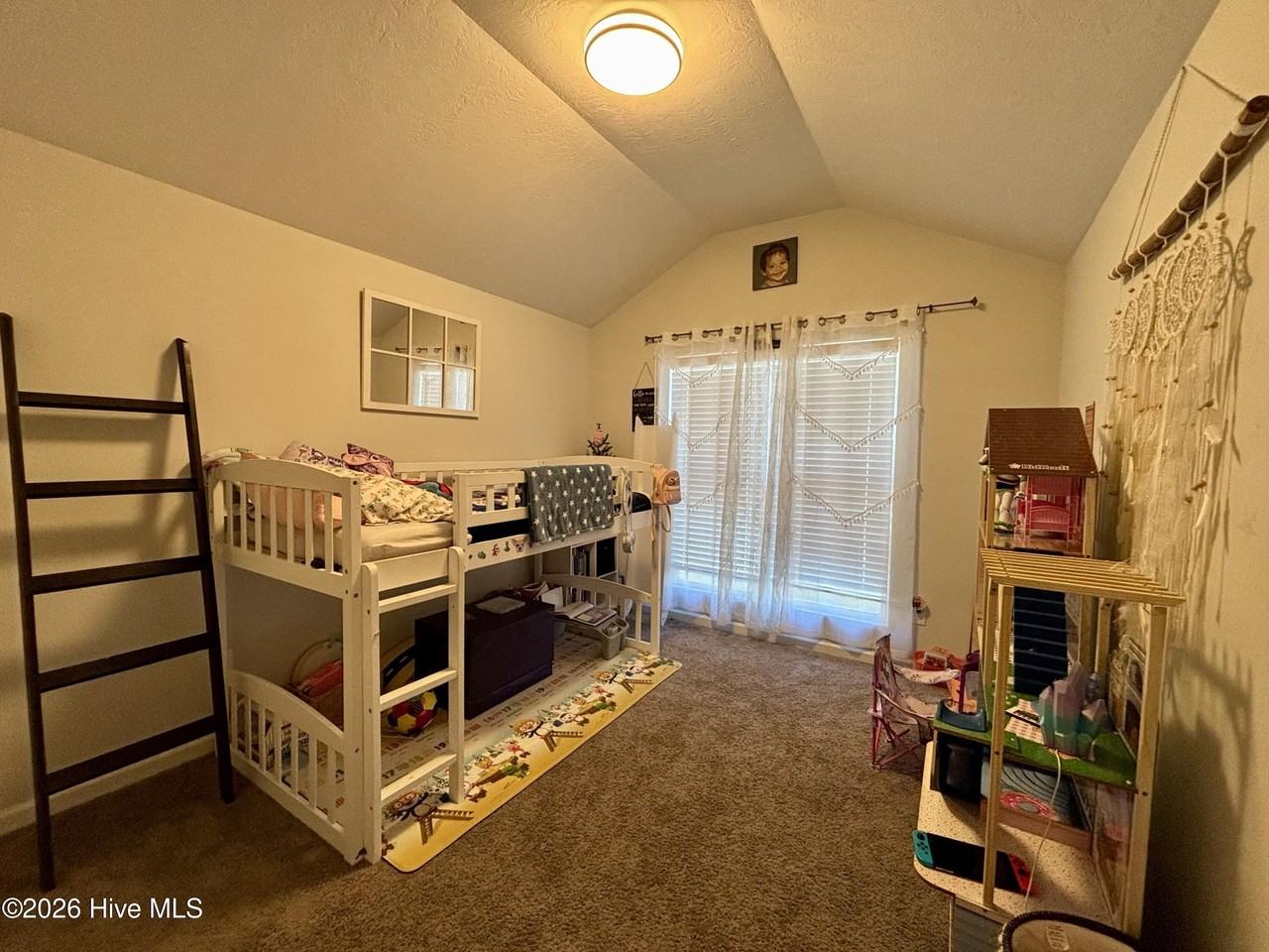 3284 Alexandria Dr - Photo 3 of 16