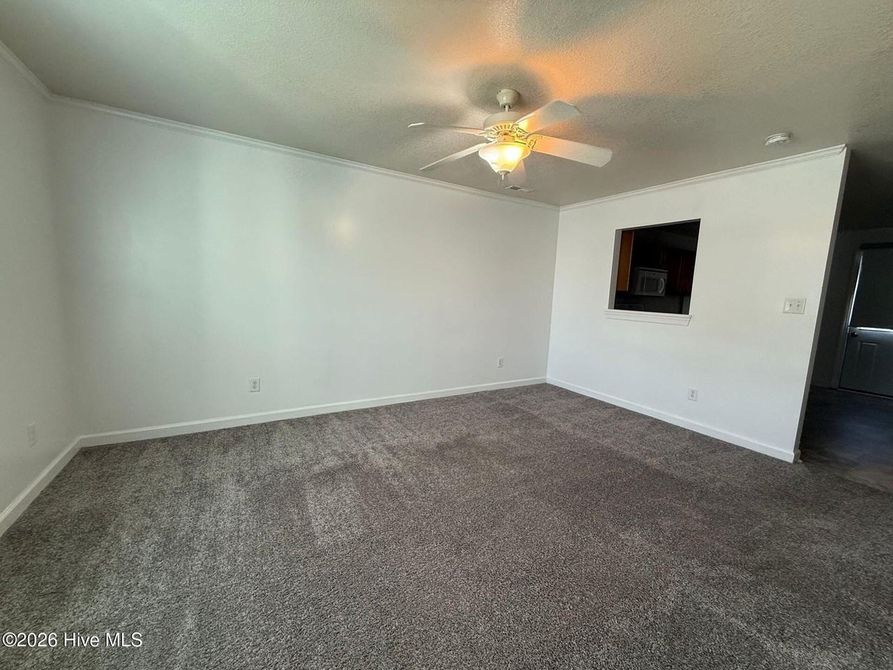 109 Bridgewood Dr - Photo 5 of 12