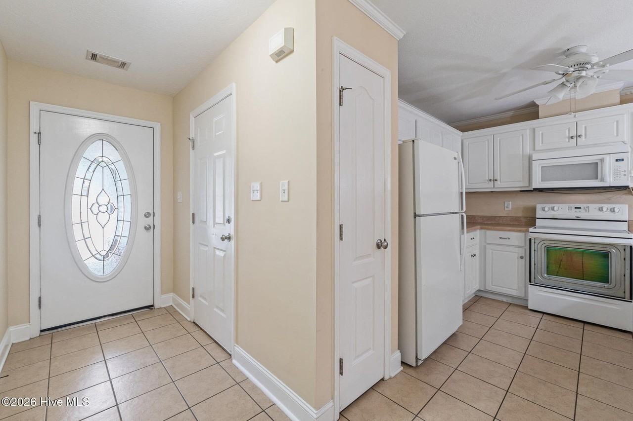 815 Whispering Willow Ct - Photo 3 of 20