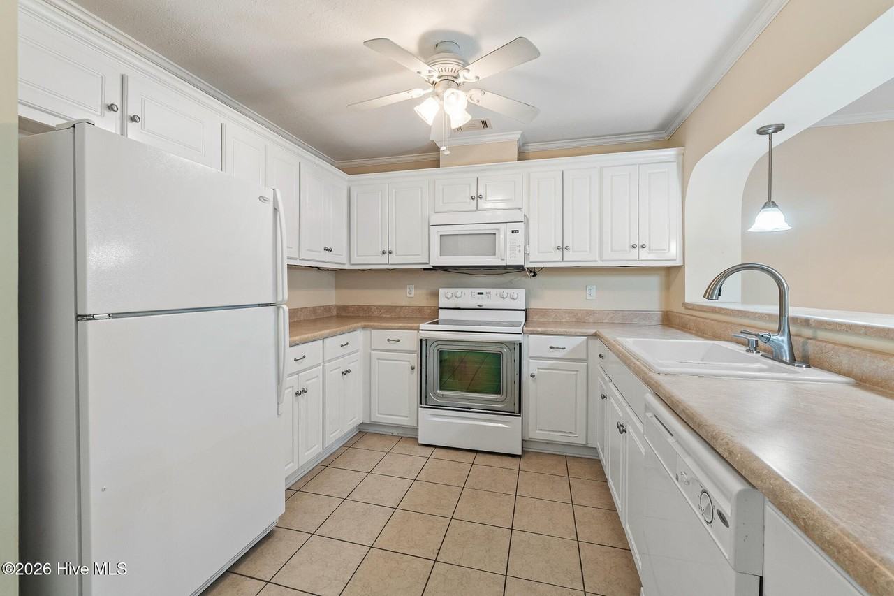 815 Whispering Willow Ct - Photo 5 of 20