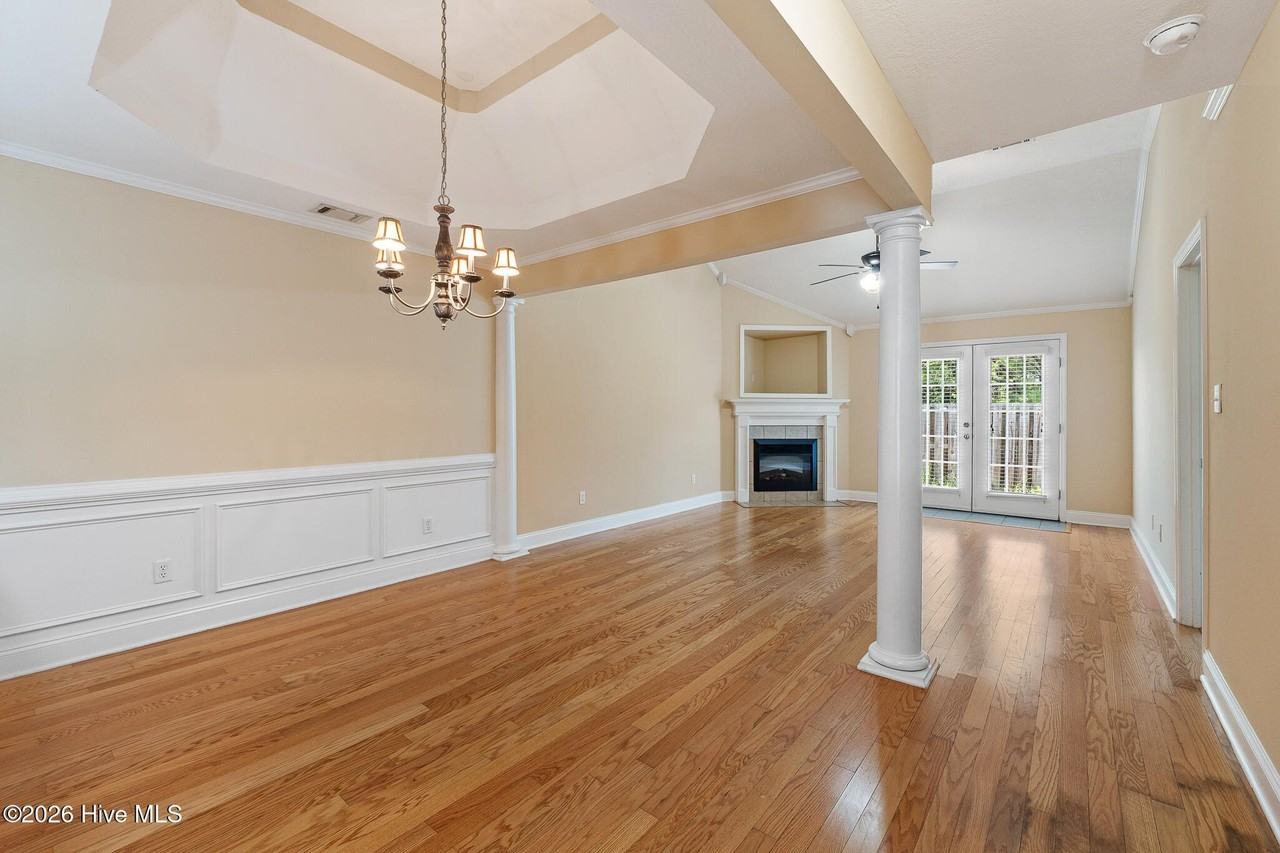 815 Whispering Willow Ct - Photo 6 of 20