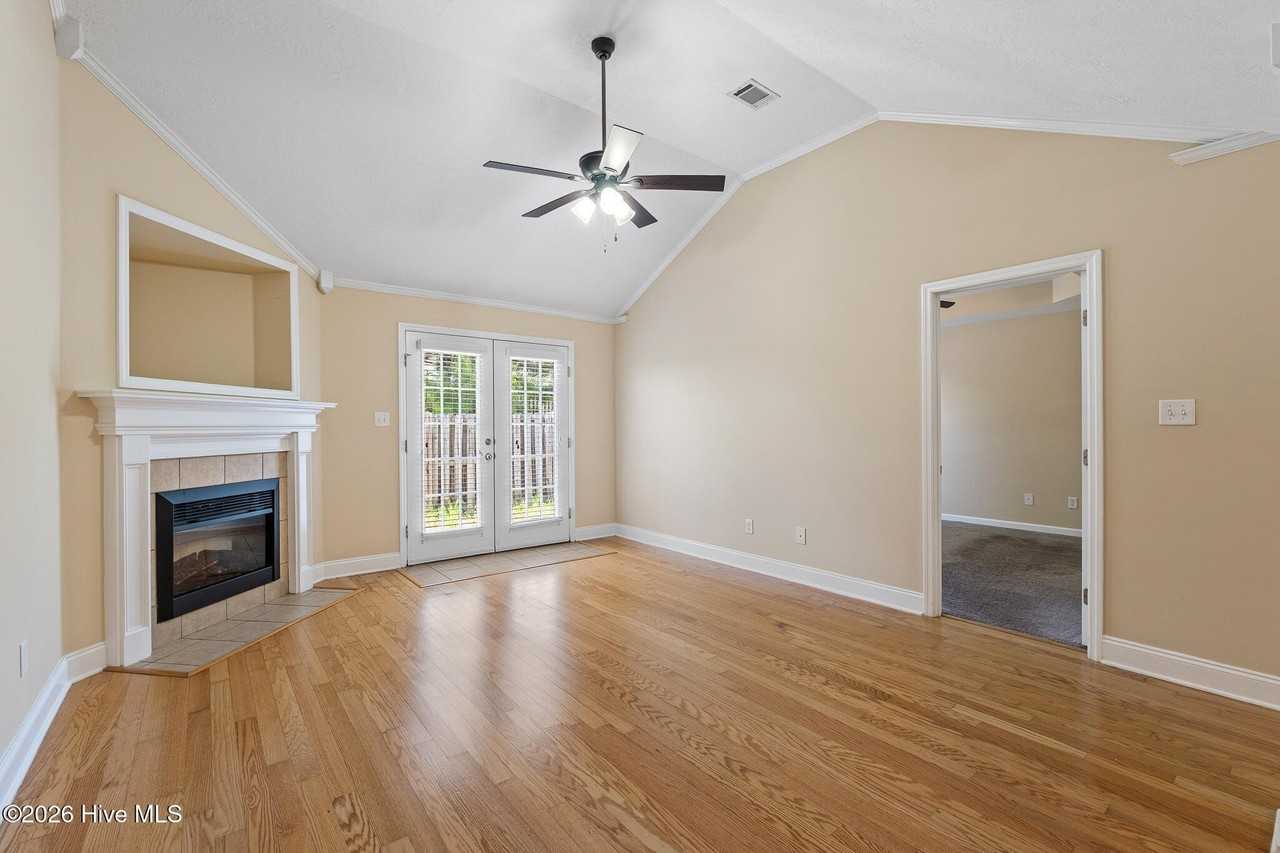 815 Whispering Willow Ct - Photo 7 of 20