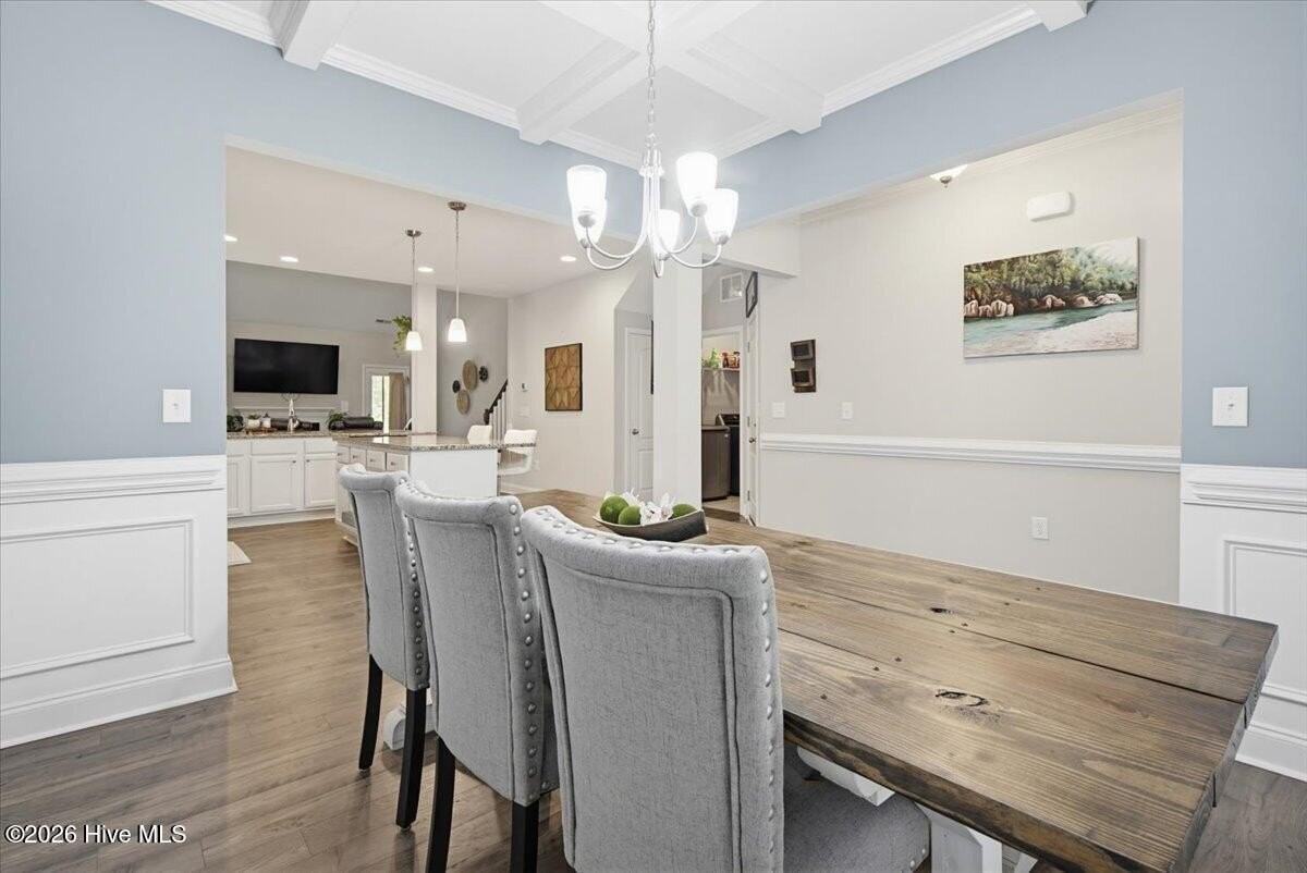 598 El Ives Dr - Photo 4 of 31