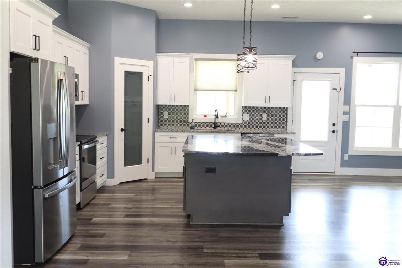 816 Otter Creek Rd - Photo 3 of 45
