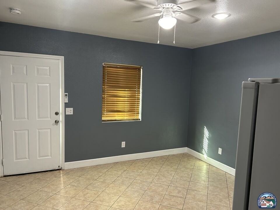 605 W 3rd St #102 - Photo 3 of 8