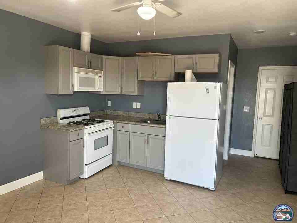 605 W 3rd St #102 - Photo 5 of 8