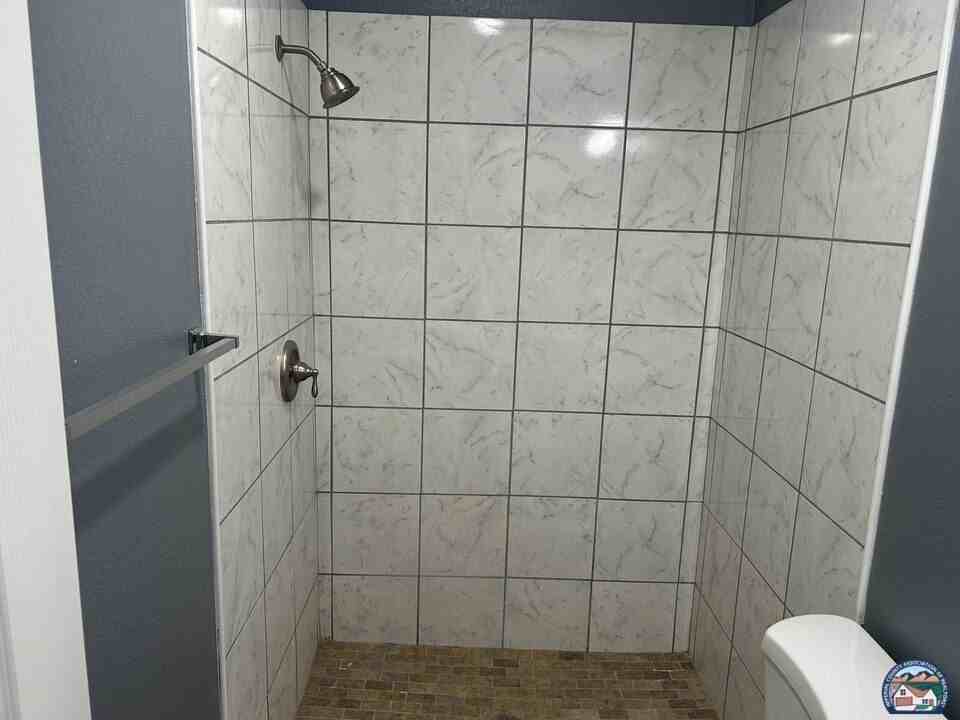605 W 3rd St #102 - Photo 6 of 8